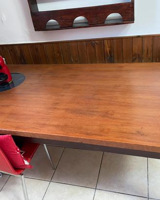 Tavolo in legno massello