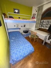 Letto a castello con scrivania
