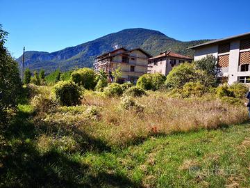 TERRENO EDIFICABILE PER VILLA CON AMPIO GIARDINO O