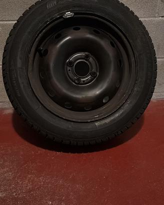 Cerchi Renault/Dacia+pneumatici inv.+copricerchi