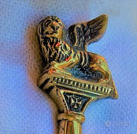 Accessorio tagliacarte d'epoca fascista Btg. S.M.