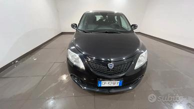 Lancia Ypsilon 1.0 FireFly 5 porte S&S Hybrid Silv