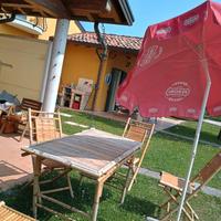 tavolo in bambù con 4 sedie