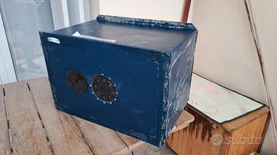 Cassaforte a muro con combinatore