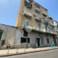 3 LOCALI A NAPOLI