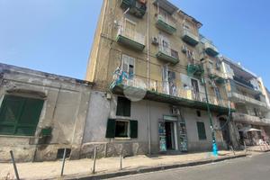 3 LOCALI A NAPOLI