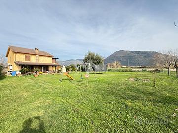VILLA SINGOLA A SERMONETA