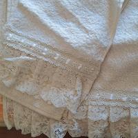 coppia asciugamani con pizzo