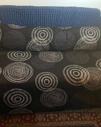 Letto singolo con doghe in legno e materasso