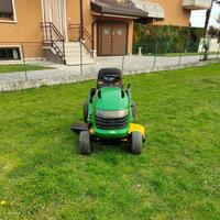 trattorino tagliaerba John Deere 