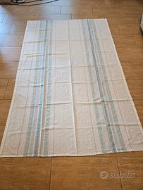 Tovaglia con orlo a giorno