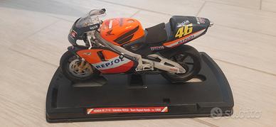 honda rc 211v Valentino rossi 
