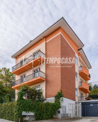 Villa Trifamiliare a Mondovì 11 locali