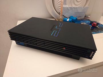 playstation 2 con due giochi