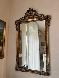 Specchio grande vintage con cornice incorporata