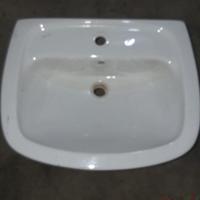 Lavandino a colonna in ceramica 