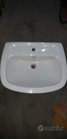 Lavandino a colonna in ceramica 