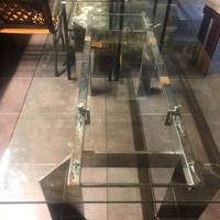 Tavolo di vetro allungabile