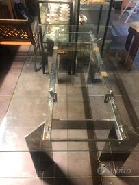 Tavolo di vetro allungabile