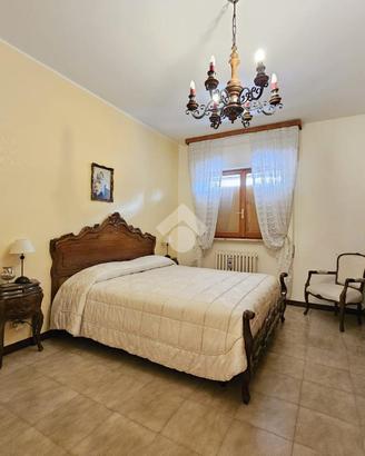 Camera da letto in massello di noce