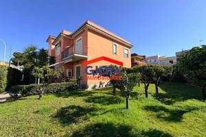 Villa di 503 m² con più di 5 locali e box auto dop