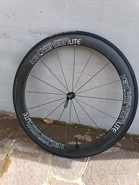 ruota bici da corsa in carbonio 