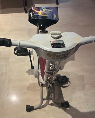 Cyclette per allenamenti da casa