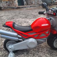 moto giocattolo per bambini