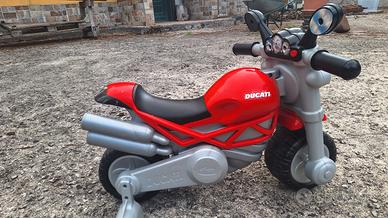 moto giocattolo per bambini