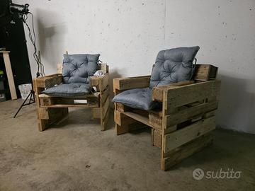 Coppia di poltrone in pallet EPAL con cuscini