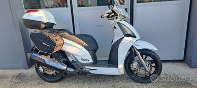 Kymco People GT 300