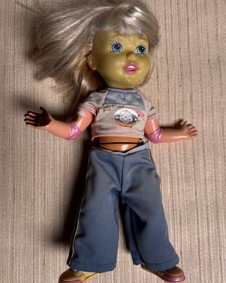 Bambola “Mattel” come da foto.