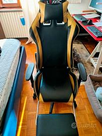 Sedia gaming reclinabile con poggia piedi