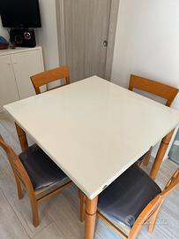 Tavolo in legno apribile bianco