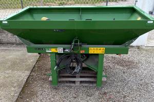 Spandiconcime Amazone