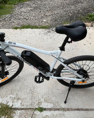 Bicicletta con pedalata assistita