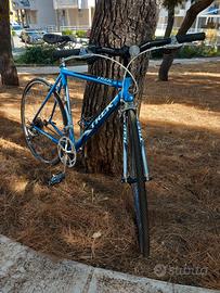 Bici da strada Trek 1200