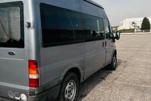 Ford transit 9 posti