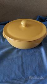 Casseruola in coccio con coperchio