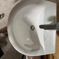 Lavandino piccolo con rubinetto grohe