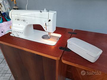 Macchina da cucire Necchi 503