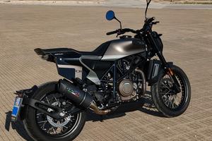 Husqvarna Svartpilen 701 del 2020 con soli 9.400km