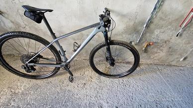 Scale 910 AXS Scott