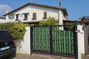Villa con giardino