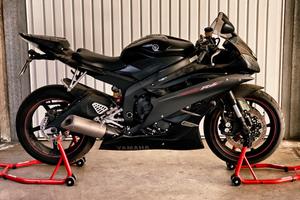 Yamaha R6 2006 solo 14K km