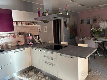 Cucina aran con penisola