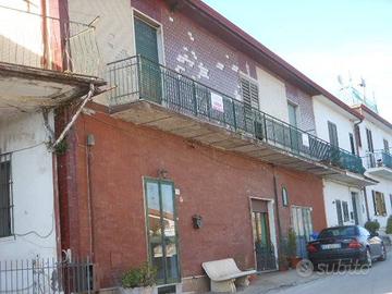 Casa indipendente di 260 m² con più di 5 locali e 
