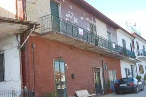 Casa indipendente di 260 m² con più di 5 locali e 