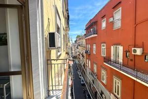 MULTILOCALE A NAPOLI