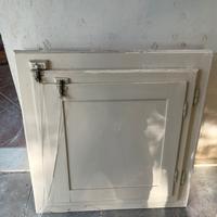 Finestra legno vintage